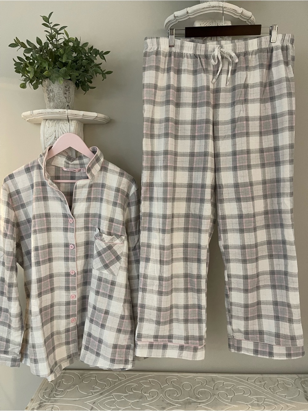 La Vie En Rose Women’s Plaid Pajama Set - Pink, Gray, White